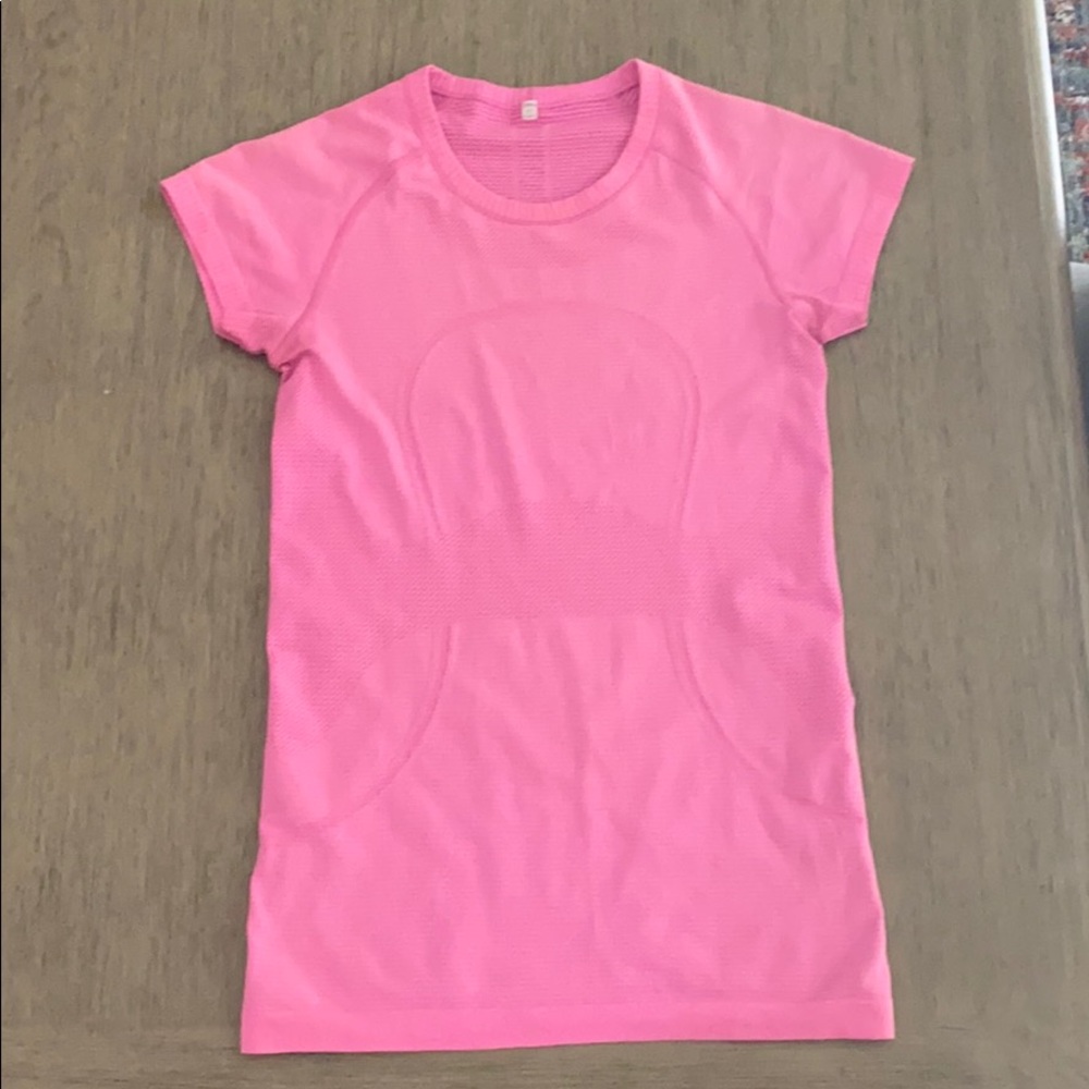 Lululemon bubble gum pink Swifty T shirt size 6